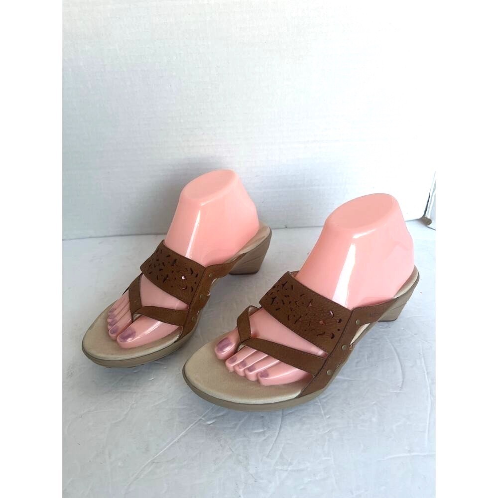 NWOT Merrell Brown Leather Casual Wedge Heel Flip Flop Slide Thong Sandals‎ Sz 9